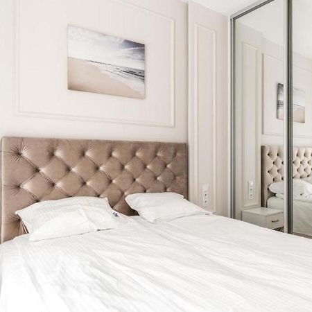 Apartament Mennica Residence - Golden Apartments - Comfortable And Stylish Варшава Экстерьер фото
